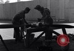 Standbild P-38 Flugzeug Propeller Assembly Australien, 1942, aus Sekunde 22 historischem Filmmaterial Videoclip 65675030614