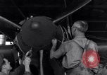 Standbild P-38 Flugzeug Propeller Assembly Australien, 1942, aus Sekunde 47 historischem Filmmaterial Videoclip 65675030614