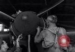Standbild P-38 Flugzeug Propeller Assembly Australien, 1942, aus Sekunde 49 historischem Filmmaterial Videoclip 65675030614