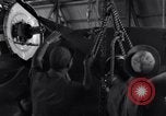 Standbild P-38 Flugzeug Propeller Assembly Australien, 1942, aus Sekunde 59 historischem Filmmaterial Videoclip 65675030614