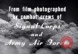 Standbild B-24 Liberator Flugzeuge auf Bombing Run Deutschland, 1945, aus Sekunde 25 historischem Filmmaterial Videoclip 65675030615