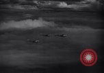 Immagine di Meccanica del 80th Fighter Squadron lavorare su un P-38 Nuova Guinea, 1944, secondo 38 filmato di repertorio 65675030624