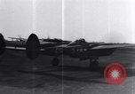Image P-38 Avion Nuthhampstead Angleterre, 1943, de la seconde 7 séquences d'archives historiques vidéo 65675030629