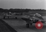 Image P-38 Avion Nuthhampstead Angleterre, 1943, de la seconde 18 séquences d'archives historiques vidéo 65675030629