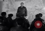 Standbild US Army Air Force Briefing europäische Theater, 1943, aus Sekunde 18 historischem Filmmaterial Videoclip 65675030631