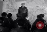 Standbild US Army Air Force Briefing europäische Theater, 1943, aus Sekunde 22 historischem Filmmaterial Videoclip 65675030631