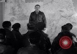 Standbild US Army Air Force Briefing europäische Theater, 1943, aus Sekunde 25 historischem Filmmaterial Videoclip 65675030631