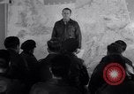 Standbild US Army Air Force Briefing europäische Theater, 1943, aus Sekunde 26 historischem Filmmaterial Videoclip 65675030631