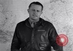 Standbild US Army Air Force Briefing europäische Theater, 1943, aus Sekunde 34 historischem Filmmaterial Videoclip 65675030631