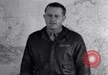 Standbild US Army Air Force Briefing europäische Theater, 1943, aus Sekunde 42 historischem Filmmaterial Videoclip 65675030631