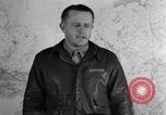 Standbild US Army Air Force Briefing europäische Theater, 1943, aus Sekunde 50 historischem Filmmaterial Videoclip 65675030631