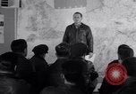 Standbild US Army Air Force Briefing europäische Theater, 1943, aus Sekunde 60 historischem Filmmaterial Videoclip 65675030631