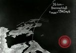 Standbild Rakete Flugbahn Peenemunde Deutschland, 1944, aus Sekunde 12 historischem Filmmaterial Videoclip 65675030632