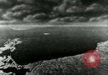 Standbild Rakete Flugbahn Peenemunde Deutschland, 1944, aus Sekunde 14 historischem Filmmaterial Videoclip 65675030632