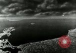 Standbild Rakete Flugbahn Peenemunde Deutschland, 1944, aus Sekunde 15 historischem Filmmaterial Videoclip 65675030632