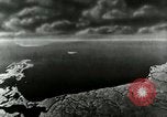 Standbild Rakete Flugbahn Peenemunde Deutschland, 1944, aus Sekunde 20 historischem Filmmaterial Videoclip 65675030632