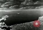 Standbild Rakete Flugbahn Peenemunde Deutschland, 1944, aus Sekunde 22 historischem Filmmaterial Videoclip 65675030632