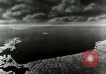 Standbild Rakete Flugbahn Peenemunde Deutschland, 1944, aus Sekunde 27 historischem Filmmaterial Videoclip 65675030632