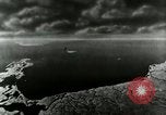 Standbild Rakete Flugbahn Peenemunde Deutschland, 1944, aus Sekunde 36 historischem Filmmaterial Videoclip 65675030632