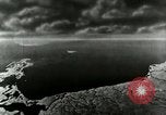 Standbild Rakete Flugbahn Peenemunde Deutschland, 1944, aus Sekunde 37 historischem Filmmaterial Videoclip 65675030632