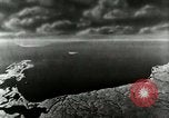 Standbild Rakete Flugbahn Peenemunde Deutschland, 1944, aus Sekunde 41 historischem Filmmaterial Videoclip 65675030632