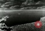 Standbild Rakete Flugbahn Peenemunde Deutschland, 1944, aus Sekunde 45 historischem Filmmaterial Videoclip 65675030632