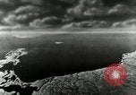 Standbild Rakete Flugbahn Peenemunde Deutschland, 1944, aus Sekunde 53 historischem Filmmaterial Videoclip 65675030632