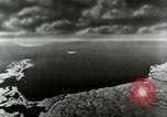 Standbild Rakete Flugbahn Peenemunde Deutschland, 1944, aus Sekunde 54 historischem Filmmaterial Videoclip 65675030632
