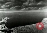 Standbild Rakete Flugbahn Peenemunde Deutschland, 1944, aus Sekunde 60 historischem Filmmaterial Videoclip 65675030632