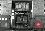 Immagine di Mobile di unità di propulsione test di missili di fuoco Peenemunde Germania, 1943, secondo 55 filmato di repertorio 65675030636