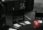 Standbild Bevin Byrnes und Molotow Potsdam Deutschland, 1945, aus Sekunde 5 historischem Filmmaterial Videoclip 65675030653