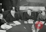 Standbild Bevin Byrnes und Molotow Potsdam Deutschland, 1945, aus Sekunde 27 historischem Filmmaterial Videoclip 65675030653