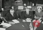 Standbild Bevin Byrnes und Molotow Potsdam Deutschland, 1945, aus Sekunde 31 historischem Filmmaterial Videoclip 65675030653