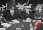 Standbild Bevin Byrnes und Molotow Potsdam Deutschland, 1945, aus Sekunde 34 historischem Filmmaterial Videoclip 65675030653