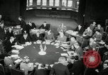 Standbild Bevin Byrnes und Molotow Potsdam Deutschland, 1945, aus Sekunde 36 historischem Filmmaterial Videoclip 65675030653