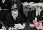 Standbild Bevin Byrnes und Molotow Potsdam Deutschland, 1945, aus Sekunde 59 historischem Filmmaterial Videoclip 65675030653