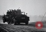 Standbild zivilen Flüchtlingen Kemijarvi Finnland, 1941, aus Sekunde 5 historischem Filmmaterial Videoclip 65675030672
