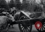 Standbild zivilen Flüchtlingen Kemijarvi Finnland, 1941, aus Sekunde 13 historischem Filmmaterial Videoclip 65675030672
