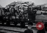 Standbild zivilen Flüchtlingen Kemijarvi Finnland, 1941, aus Sekunde 26 historischem Filmmaterial Videoclip 65675030672
