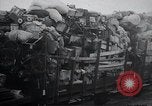 Standbild zivilen Flüchtlingen Kemijarvi Finnland, 1941, aus Sekunde 47 historischem Filmmaterial Videoclip 65675030672