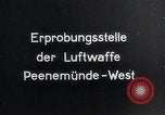 Standbild FI103 fliegende Bombe V-1 Peenemunde Deutschland, 1942, aus Sekunde 5 historischem Filmmaterial Videoclip 65675030689