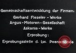 Standbild FI103 fliegende Bombe V-1 Peenemunde Deutschland, 1942, aus Sekunde 20 historischem Filmmaterial Videoclip 65675030689