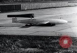 Standbild FI103 fliegende Bombe V-1 Peenemunde Deutschland, 1942, aus Sekunde 39 historischem Filmmaterial Videoclip 65675030689
