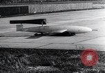 Standbild FI103 fliegende Bombe V-1 Peenemunde Deutschland, 1942, aus Sekunde 41 historischem Filmmaterial Videoclip 65675030689