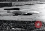 Standbild FI103 fliegende Bombe V-1 Peenemunde Deutschland, 1942, aus Sekunde 43 historischem Filmmaterial Videoclip 65675030689