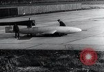 Standbild FI103 fliegende Bombe V-1 Peenemunde Deutschland, 1942, aus Sekunde 49 historischem Filmmaterial Videoclip 65675030689