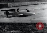 Standbild FI103 fliegende Bombe V-1 Peenemunde Deutschland, 1942, aus Sekunde 50 historischem Filmmaterial Videoclip 65675030689