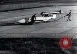 Standbild FI103 fliegende Bombe V-1 Peenemunde Deutschland, 1942, aus Sekunde 61 historischem Filmmaterial Videoclip 65675030689