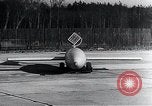 Standbild FI103 fliegende Bombe V-1 Peenemunde Deutschland, 1942, aus Sekunde 62 historischem Filmmaterial Videoclip 65675030689