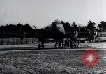 Immagine di Fi103 V-1 battenti bomba rilascio dell'antenna Peenemunde Germania, 1942, secondo 15 filmato di repertorio 65675030692
